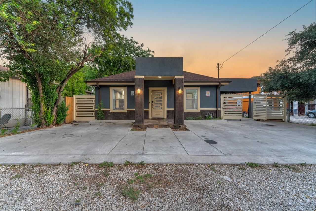 Private Hot Tub3Bd2Ba 2 Miles To Sa River Walk San Antonio Exterior photo